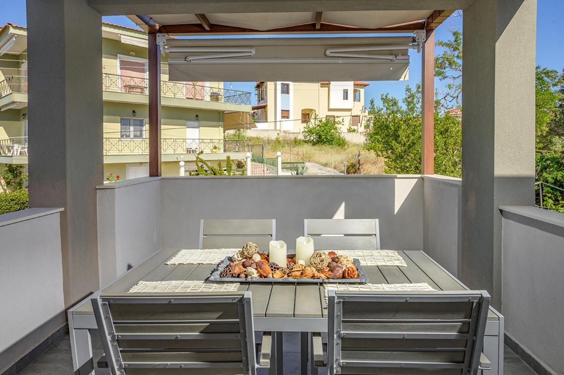 Meltemi Luxury Apartments Nea Roda Eksteriør billede